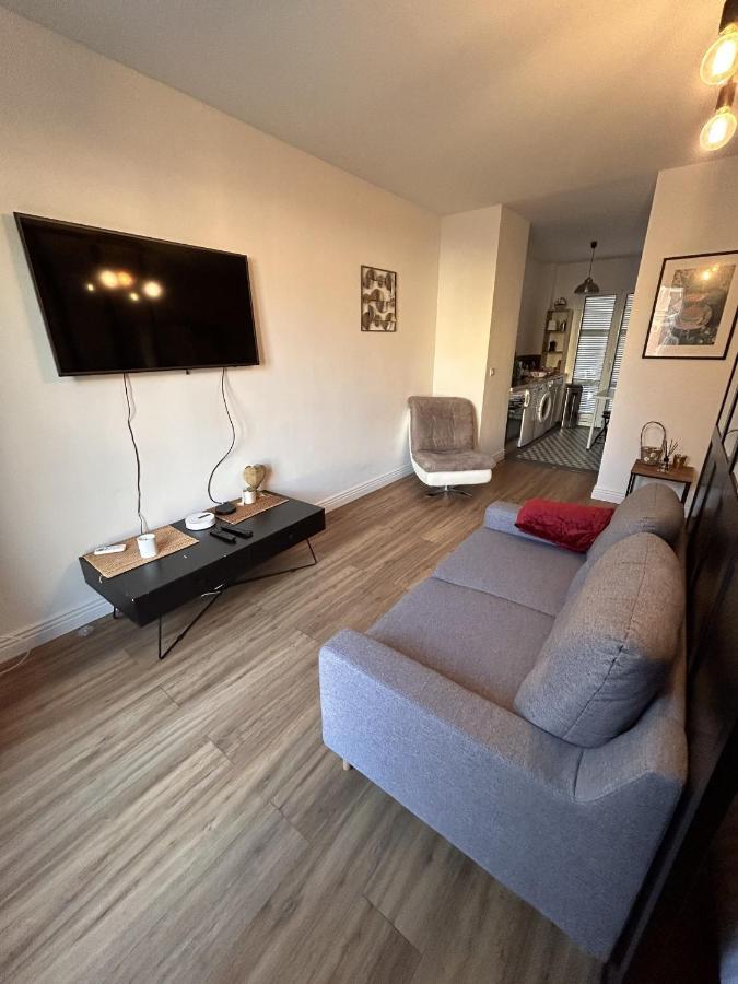 Le Verlaine, Studio En Centre Ville A Deux Minutes Des Plages Menton Luaran gambar